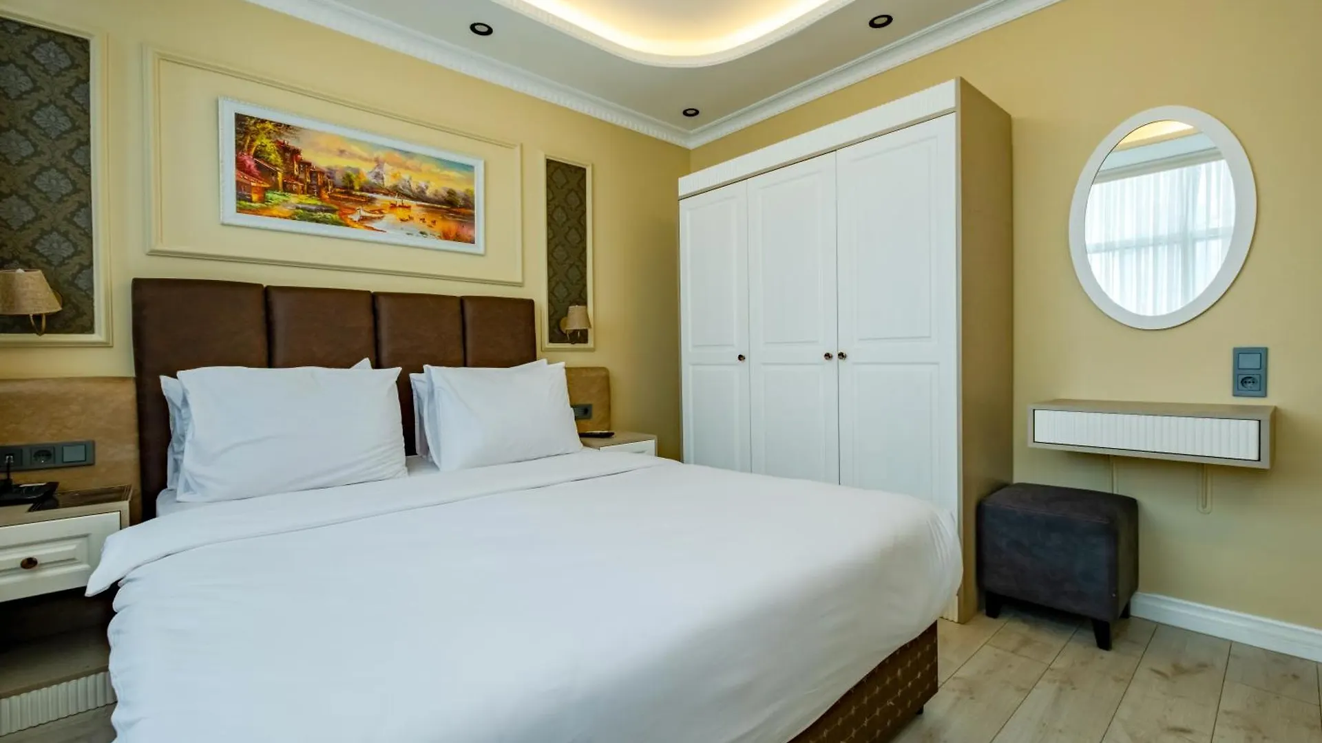 Frt Airport Otel Arnavutkoy فندق