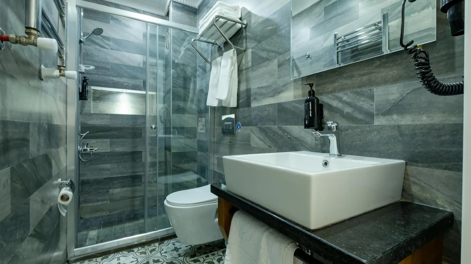فندق Frt Airport Otel Arnavutkoy