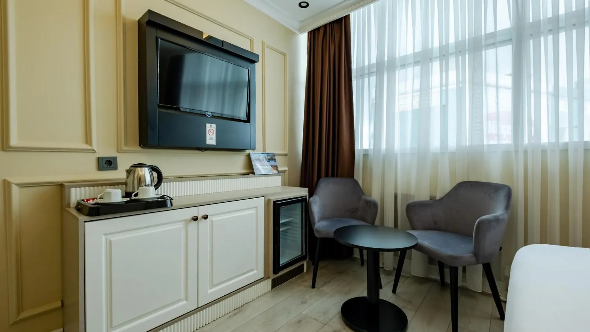 فندق Frt Airport Otel Arnavutkoy